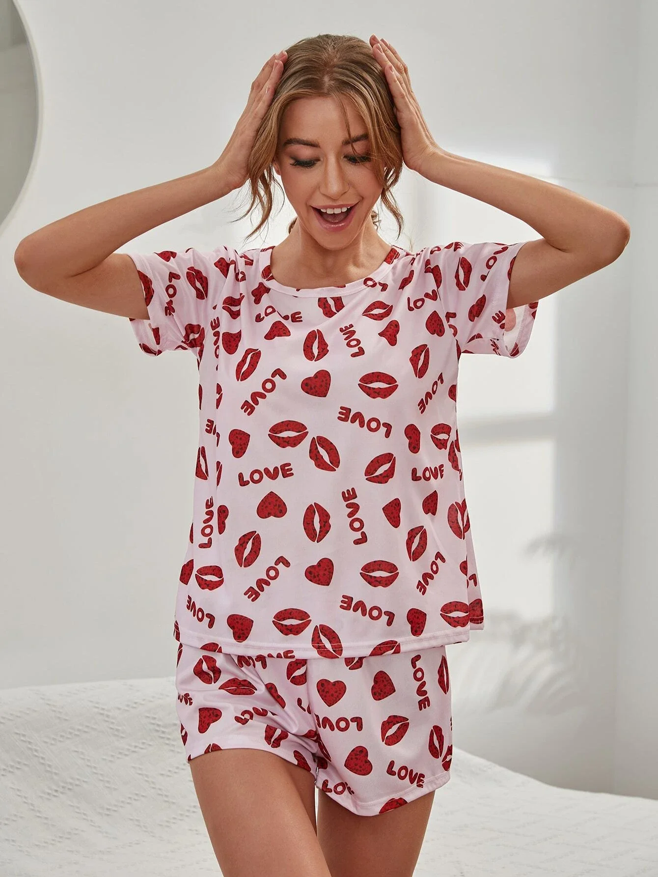 

2022 New Letter & Lip Print PJ Set Sleepwear Fashionable pajamas