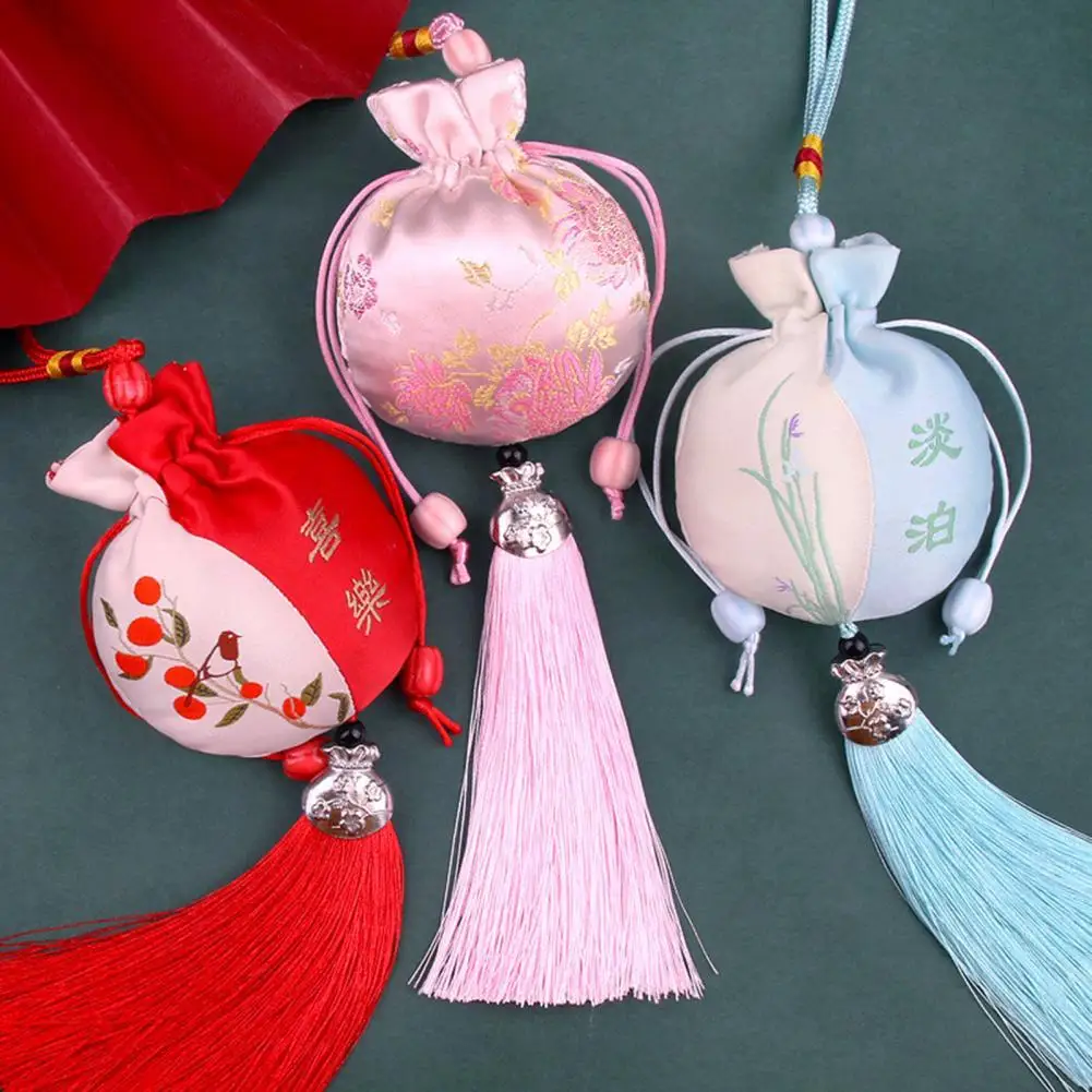 

Durable Fadeless Exquisite Elegant Fine Texture Sachet Pendant Decor Sachet Widget Decor for Bedroom