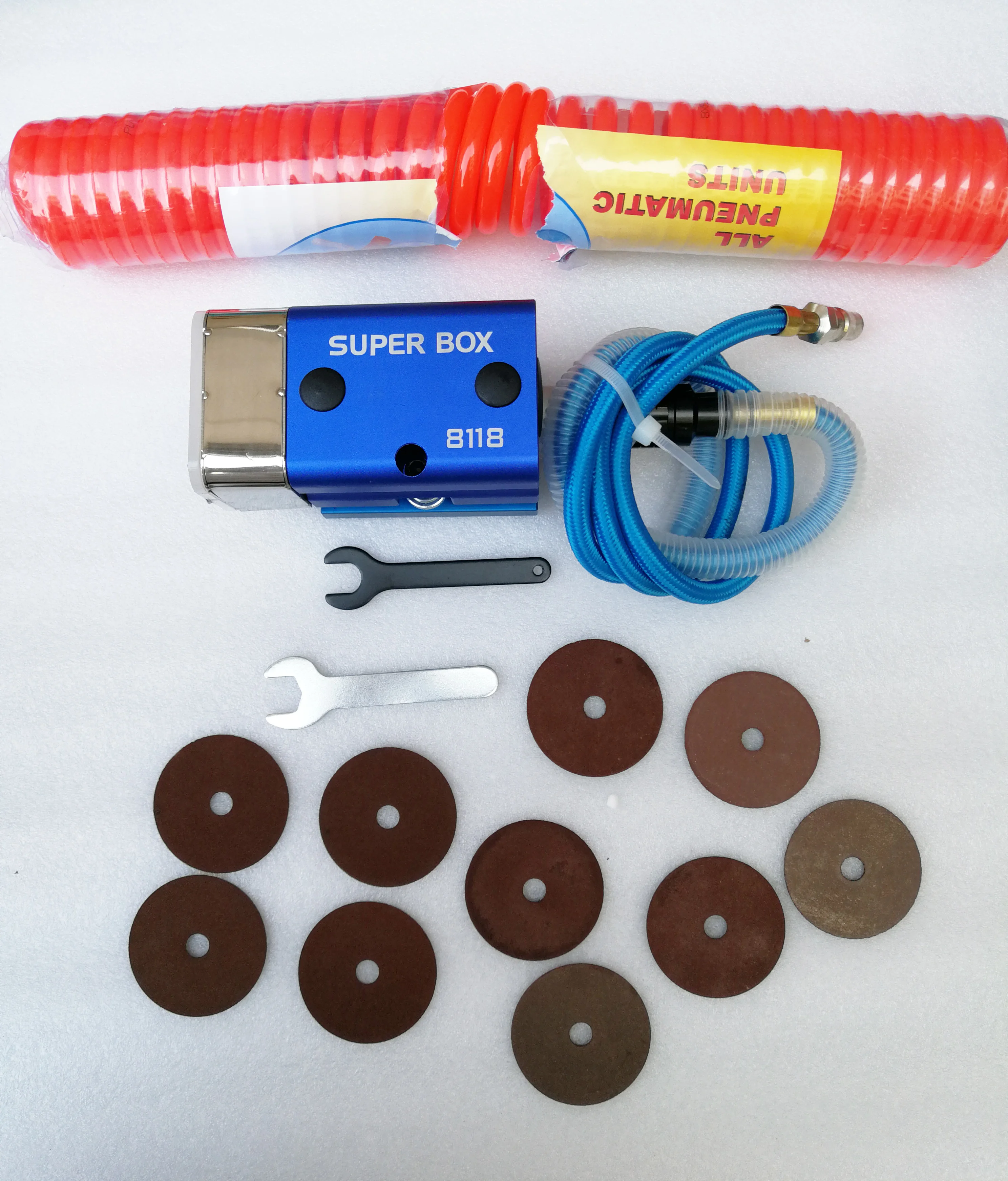 Ручной пневматический штамповочный станок для штамповки ножей шлифовальный