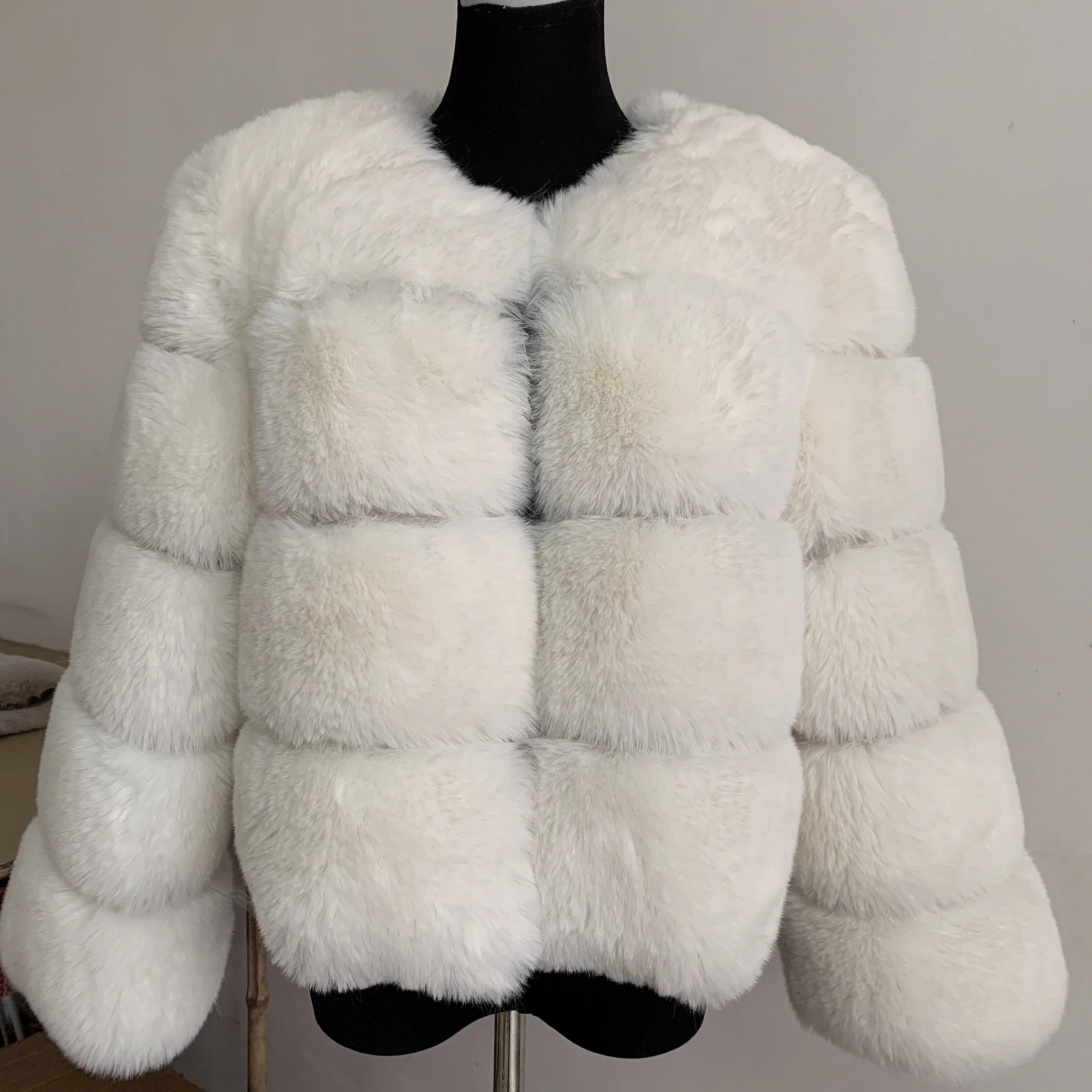 Luxury winter women's faux fur coat super hot fur jacket Short Long Sleeve Faux Fox Fur fluffy jacket high quality faux fur