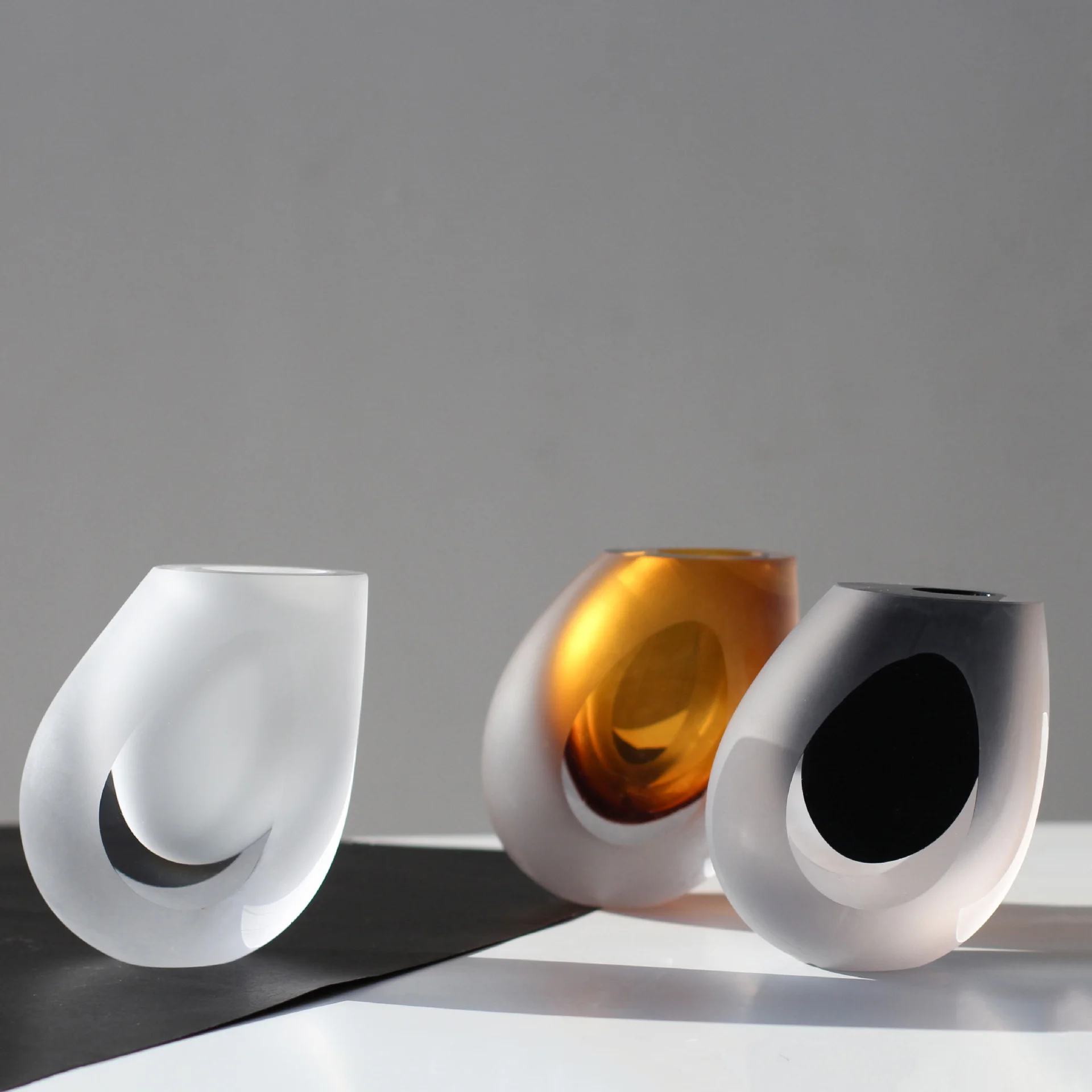 Скандинавский современный выдувной толстый низ маленький рот красочные