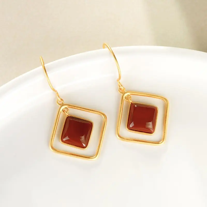 

Женские серьги-гвоздики из серебра 925 пробы с натуральным камнем