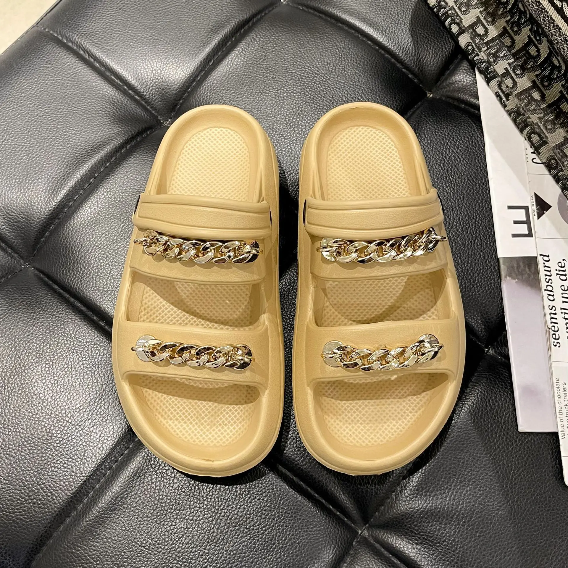Women's Fashion Outdoor Slides Chains Decor 2023 Summer New Sandals EVA Soft Thick Bottom Non-slip Slippers Leisure Beach Shoes