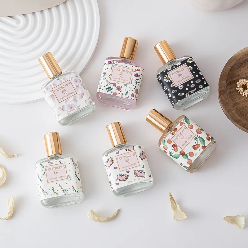 Фото Женские духи Eau de Toilette, 30 мл, роскошный стойкий цветочно-фруктовый аромат с нотами вишни, амбры, кандлан, ромашки и цветов вишневого дерева. №2