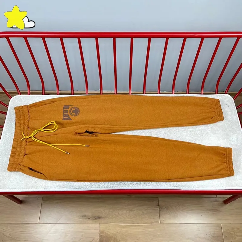 

Мужские и женские спортивные штаны 2023FW с принтом в виде буффами, коричневые, зеленые, черные, ревеня, повседневные флисовые штаны большого размера на завязках с бирками для бега