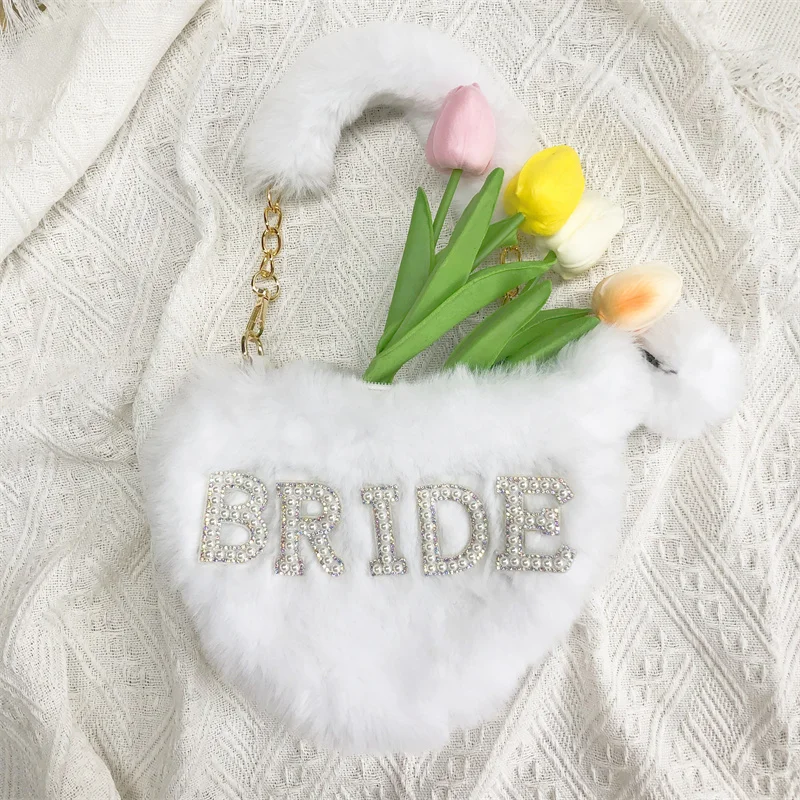 

Bride Plush Heart Bag Bridal Shower Favor Gifts Wedding Decoration Bachelorette Hen Night Party Supplies Marriage Best Gifts