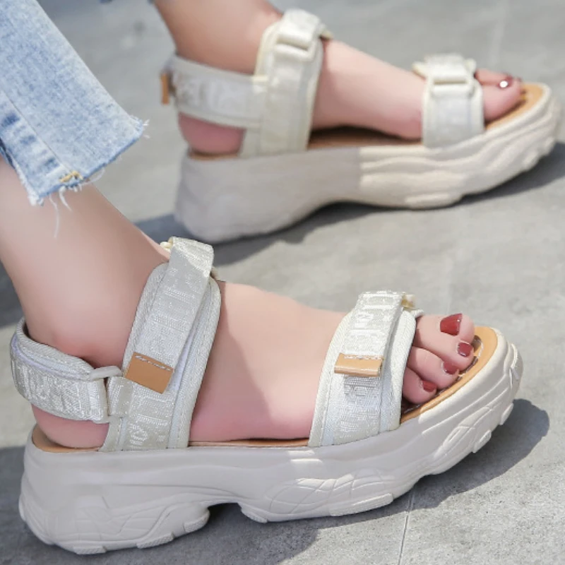 

Casual Sports Sandals for Women Summer Round Head Thick Bottom Beach Slippers Lightweight Non-slip Flat Shoes Sandalia Mujer