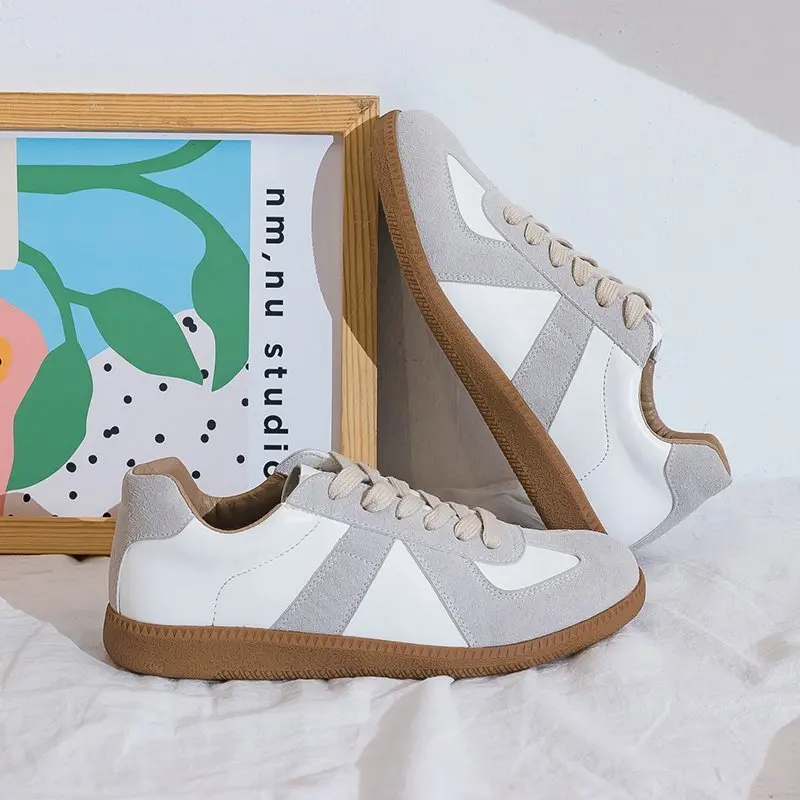 2023 New Genuine Leather Women's Moral Training Shoes Leisure Spring Flat Shoes Women's Leisure Outdoor Sports Shoes