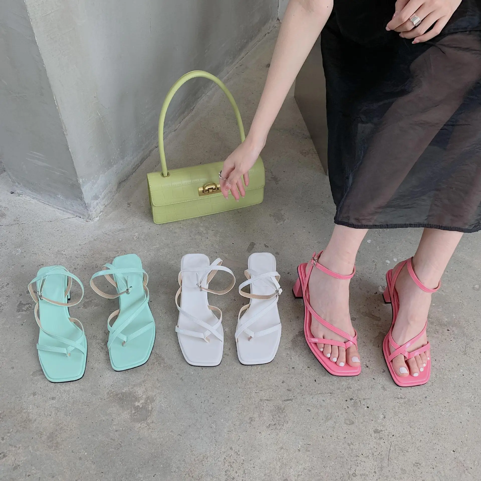 

Женские босоножки на высоком каблуке, бежевые босоножки на среднем каблуке с ремешком с пряжкой, удобная обувь для девушек, лето 2022