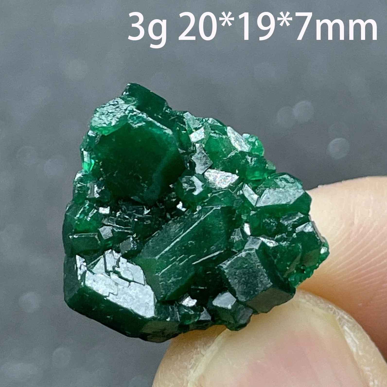 Зеленый диоптаз, кристалл