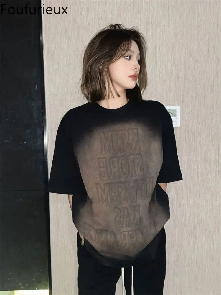 

Женская футболка с круглым вырезом, с принтом букв