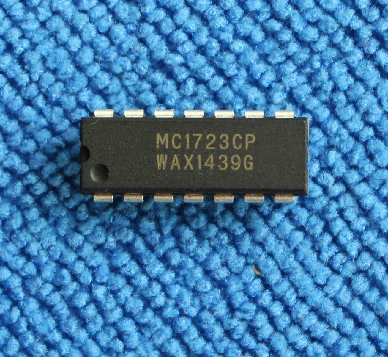 1 шт./лот MC1723CP MC1723 DIP-14 в наличии