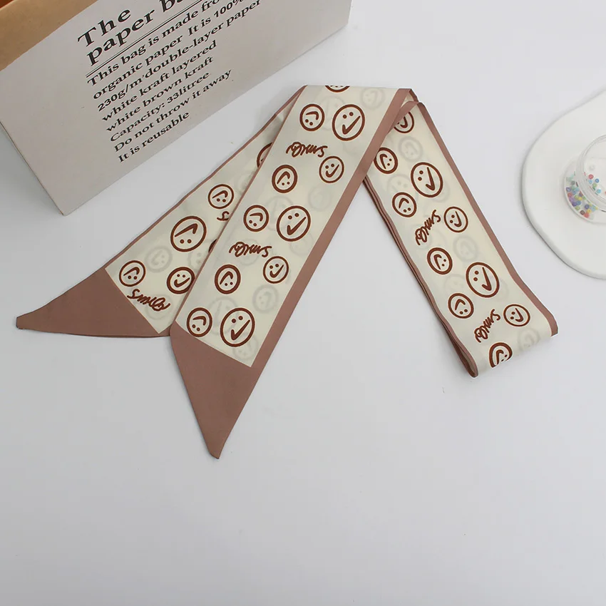 Шелковый атласный шарф с длинным бантом и цветочным принтом |