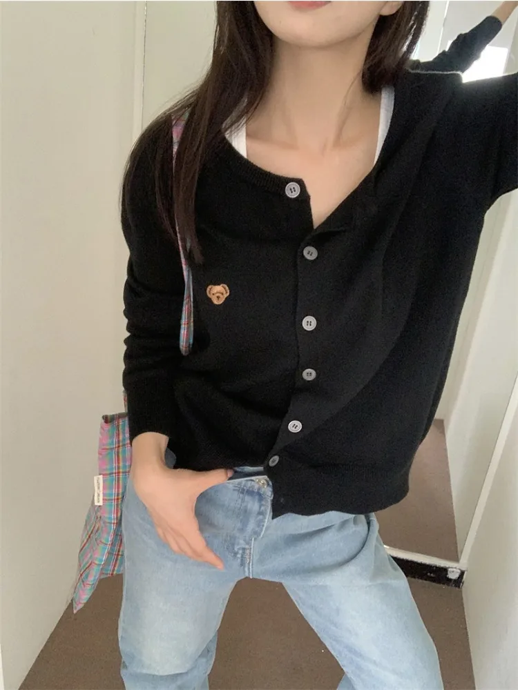 Дизайнерский смысл корейский мягкий свободный свитер в стиле ретро с вышивкой