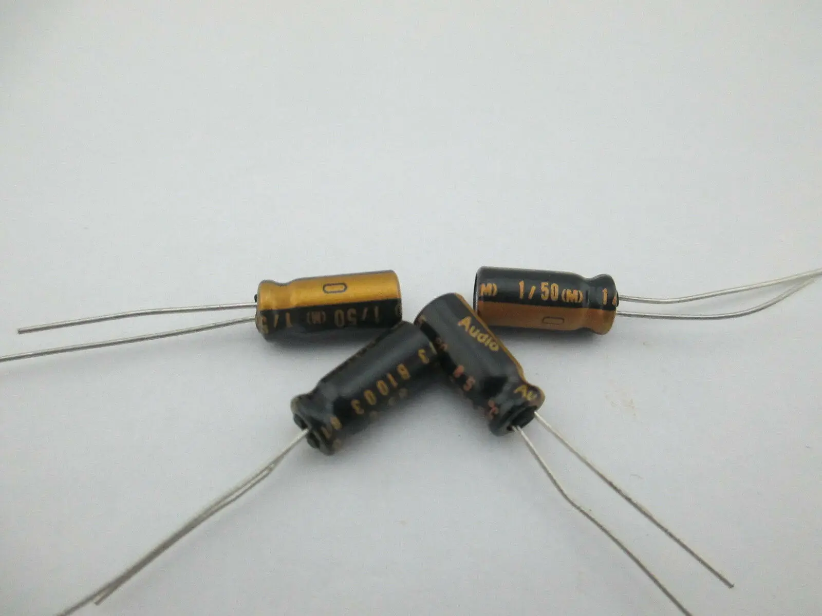 

100 шт. Nichicon Audio мкФ 50V 1mfd 5X1 1 мм электролитический конденсатор 85 ℃