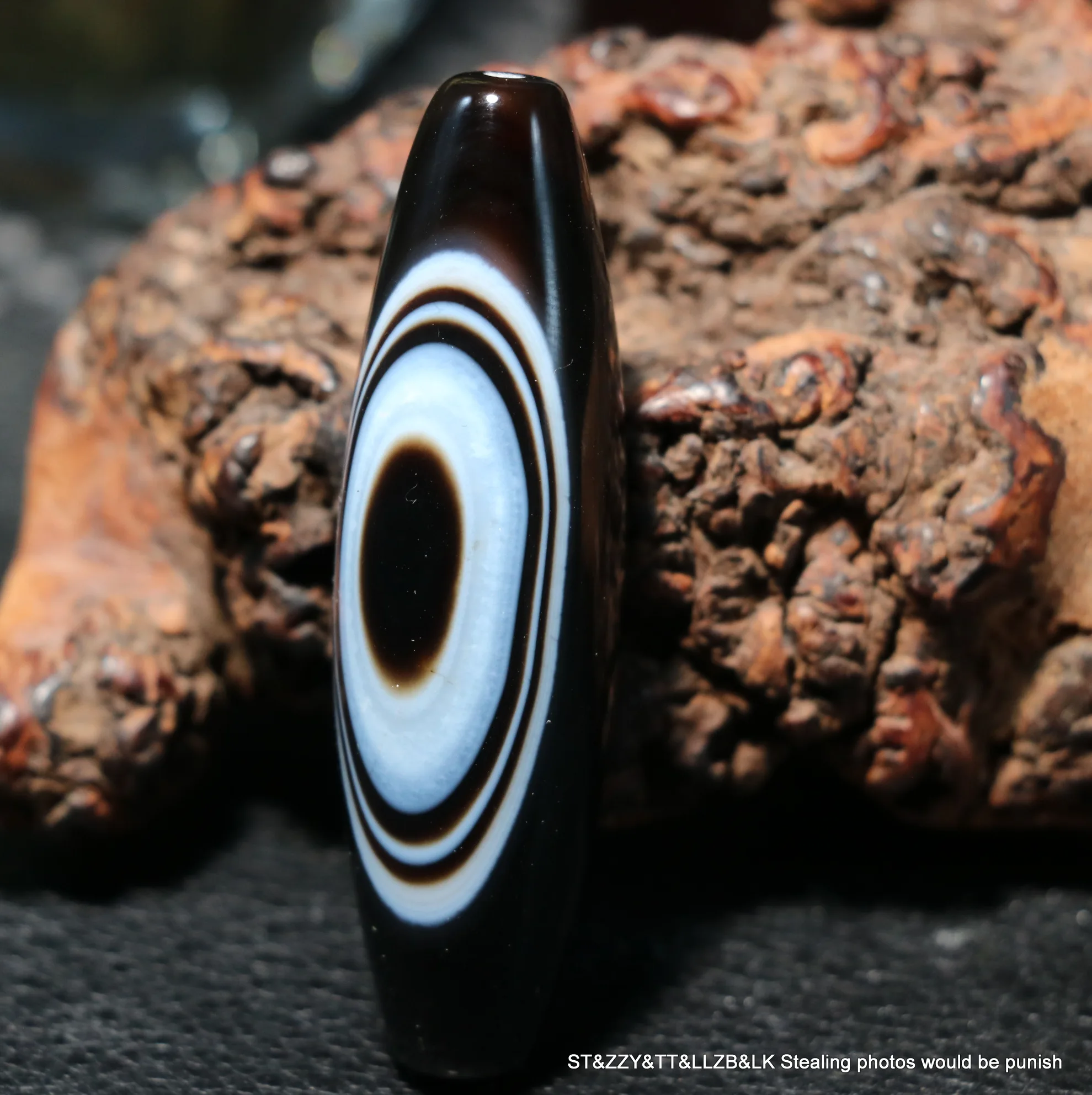 Tibetan Old Agate DZi Bead Pendant 5A