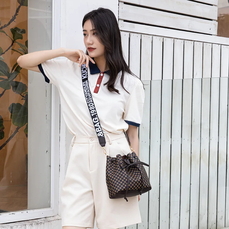 2023 New Korean Fashion Large Capacity Fashion Women's Handbag Shopping Travel Diagonal Straddle Shoulder Bag Water Bucket Bag