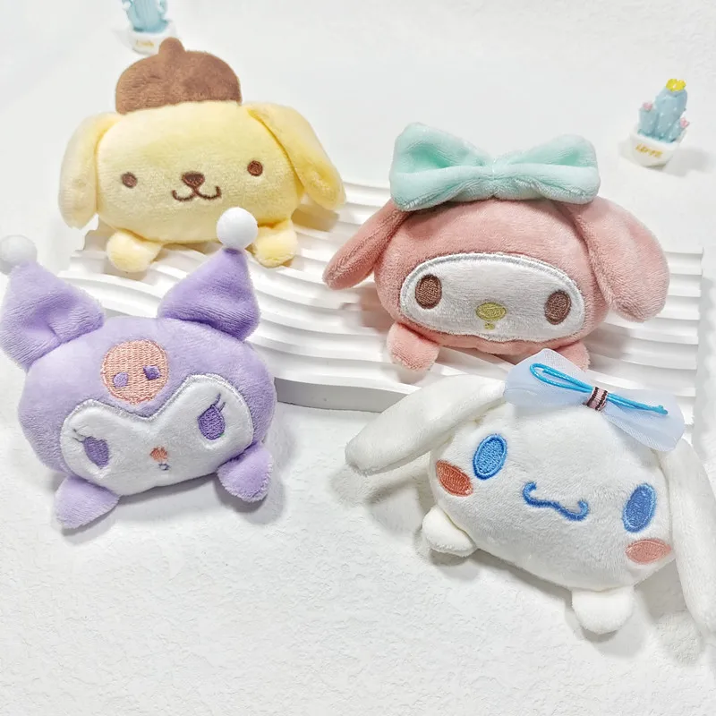 

Sanrio Plush Dolls Brooch Cinnamoroll My Melody Kuromi Pom Pom Purin Kawaii Cute Anime Plushie Doll Bag Pendant Toys