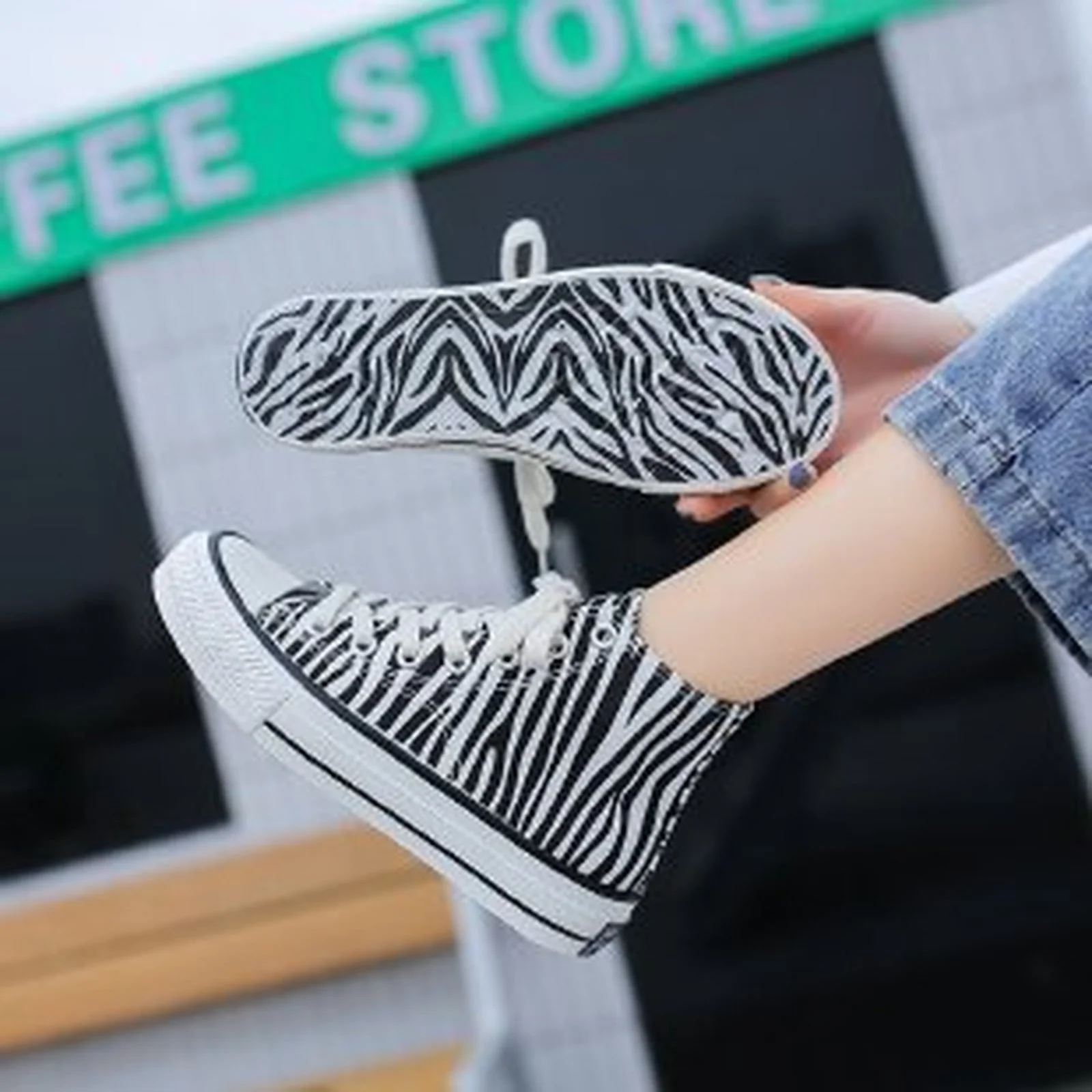 

Women's Sneakers Zebra Pattern Sneakers Canvas Casual Vulcanized Platform Running Shoes 2021 Classic High/Low Top Women's Shoes