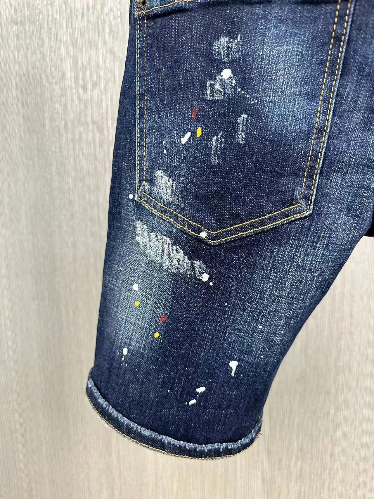 2023 spring and summer new D2 jeans five-point pants fashion men wash wear hole patch paint slimming micro elastic jeans shorts