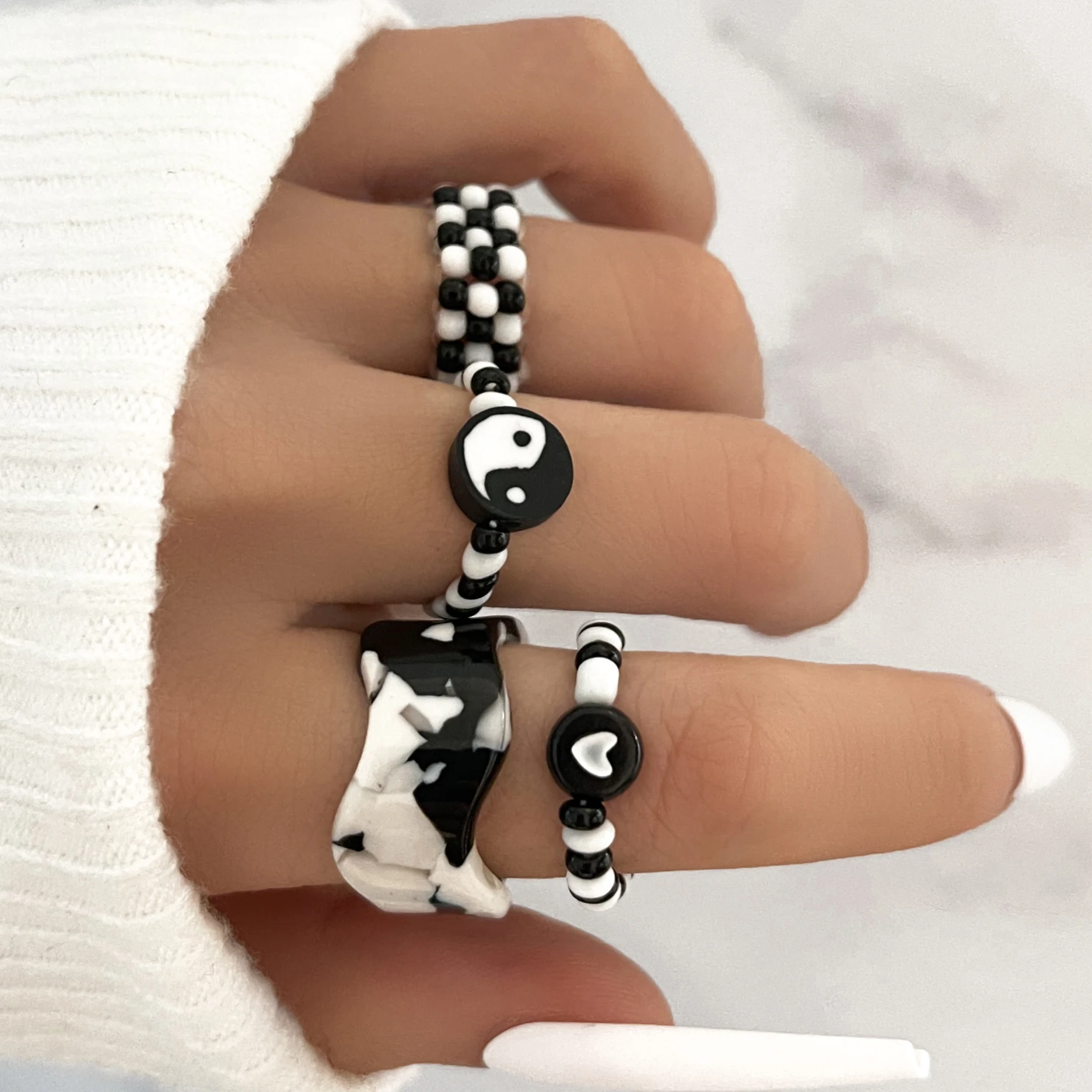 

Stillgirl 4Pcs Kpop Yin Yang Rings for Women Aesthetic Cute Beads Heart Geometric Set Za Egirl Y2k Fashion Jewelry Anillos Mujer