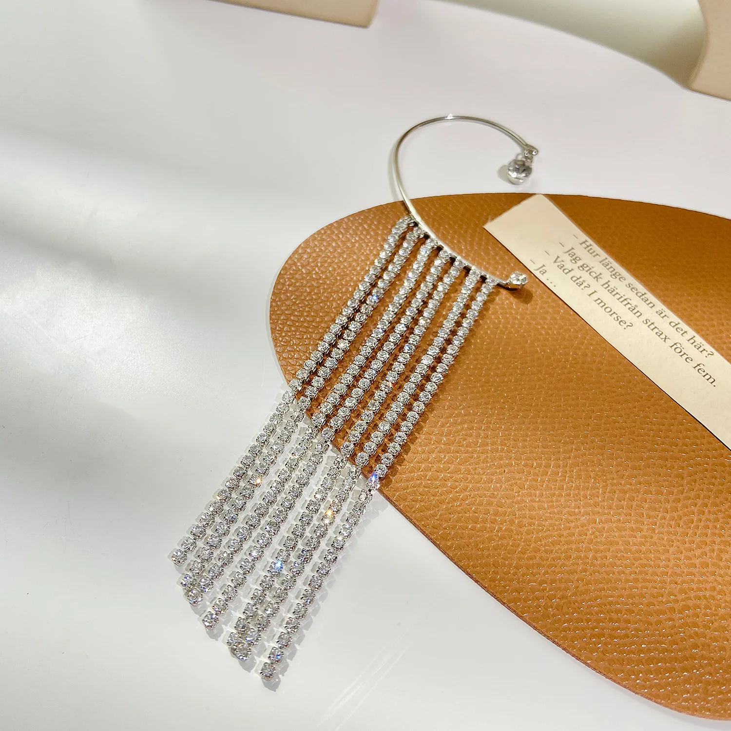 

1PC Long Tassel Clip Earrings Shining Zircon Rhinestone Ear Clip Ear Cuff Exquisite Clip Earrings Gold Fashion Jewelry