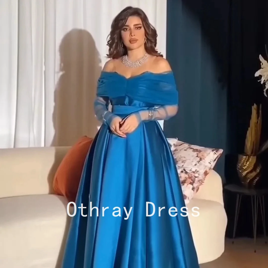 Женские платья для выпускного вечера с открытыми плечами и плиссированным