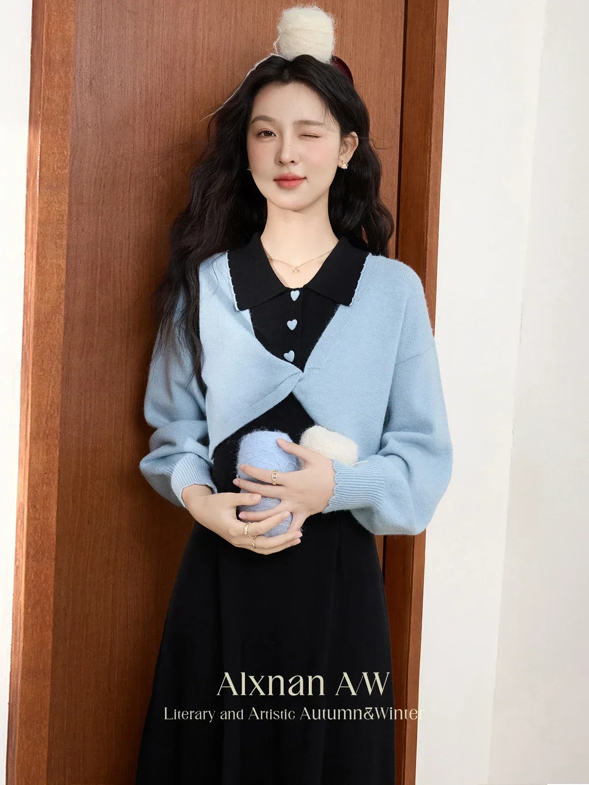 ALXNAN женский голубой свитер с v-образным вырезом и длинными рукавами осень-зима 2024