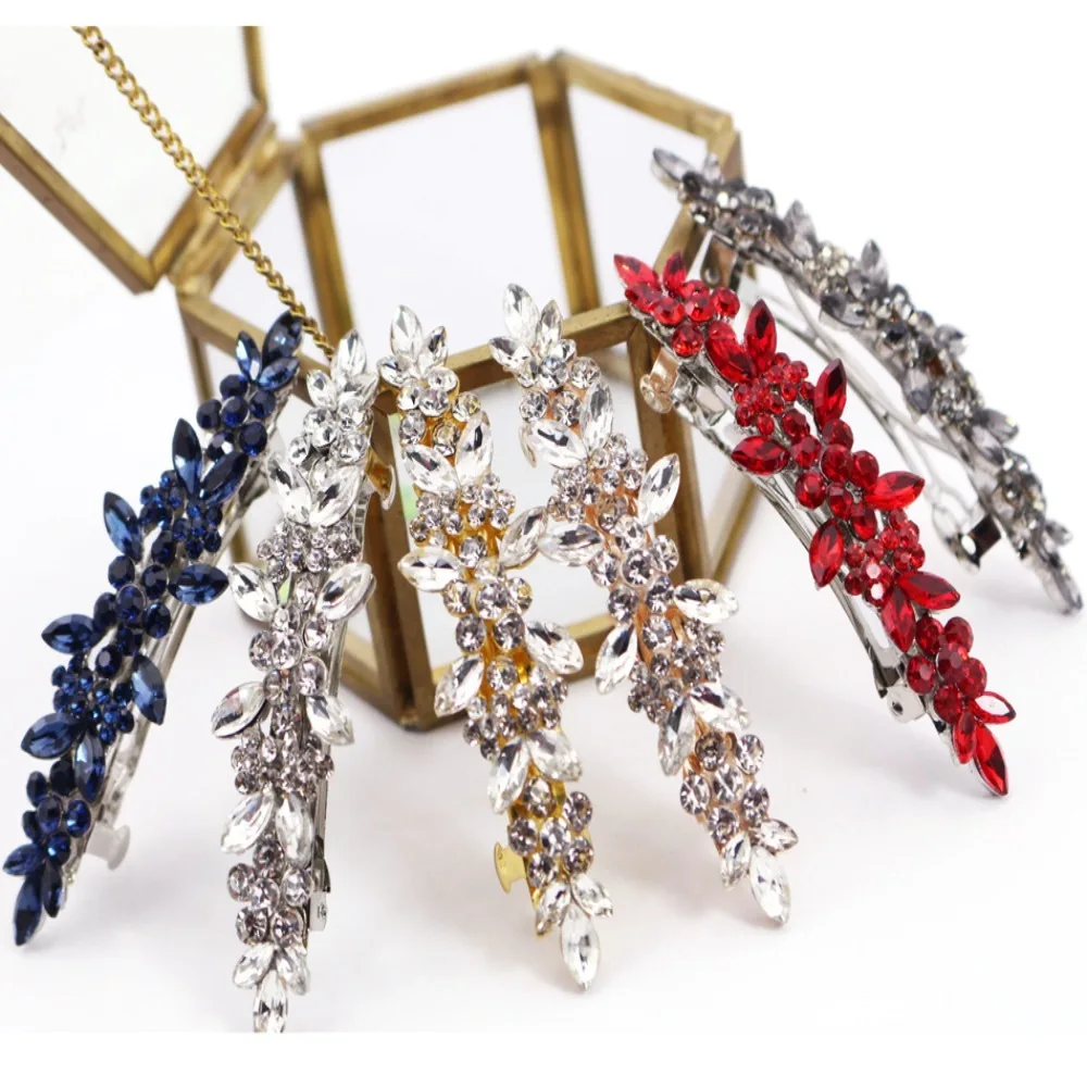 

Металлическая заколка для волос со стразами