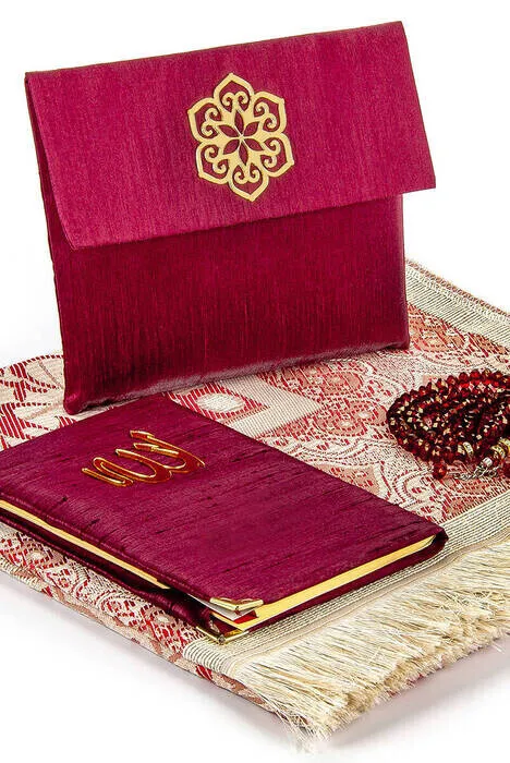 

IQRAH Prayer Rug Set-Slub Coated Yasin-Prayer Rug-Rosary-Burgundy Color