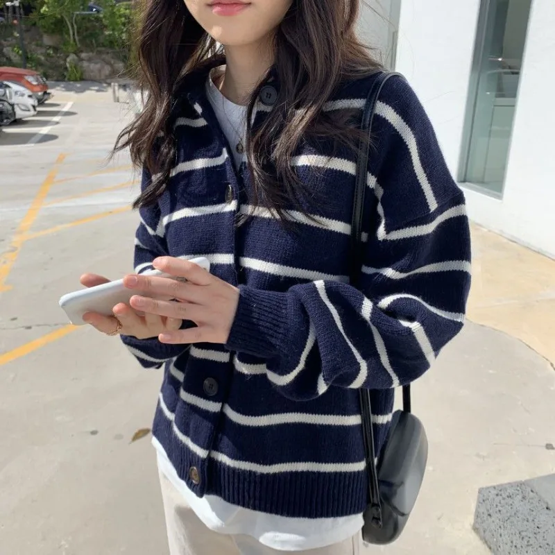 Женский полосатый вязаный кардиган