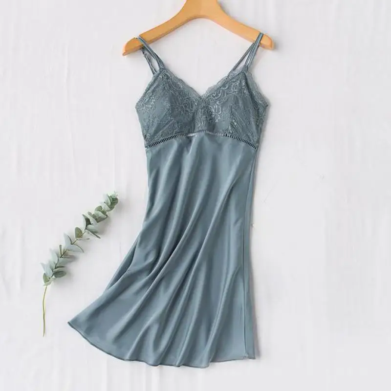 

Халат женский кружевной на бретелях, с V-образным вырезом