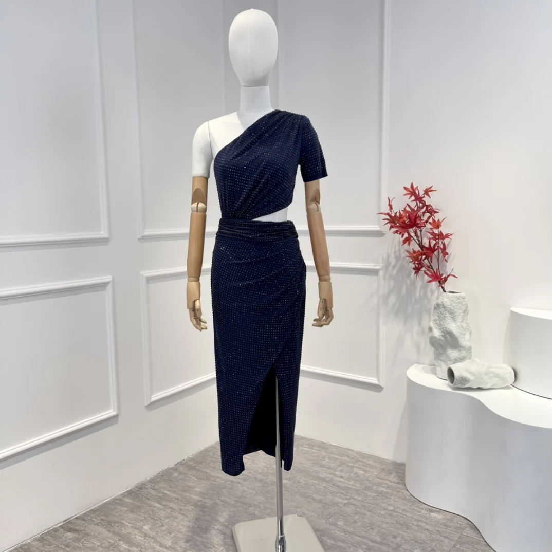 

2022 New Summer High Quality Stretchable Special Shoulder Designe Shiny Diamonds Cut Out Waist Side Slit Party Midi Dress Women