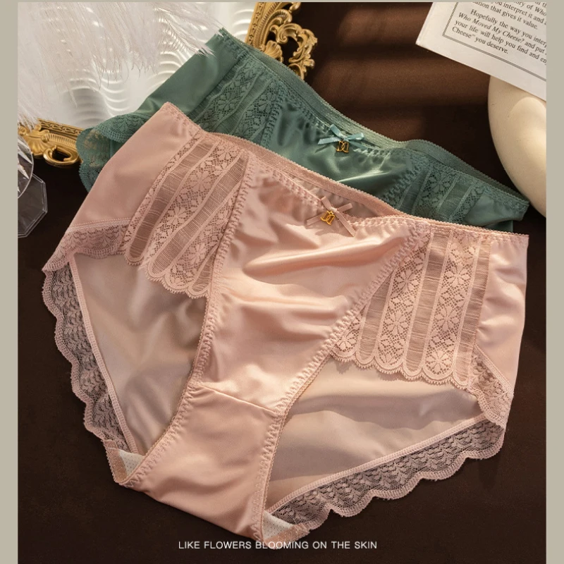 Женские атласные бесшовные трусы средней длины