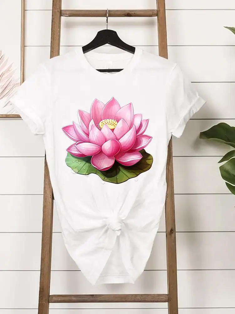 Женская футболка с коротким рукавом круглым вырезом и принтом