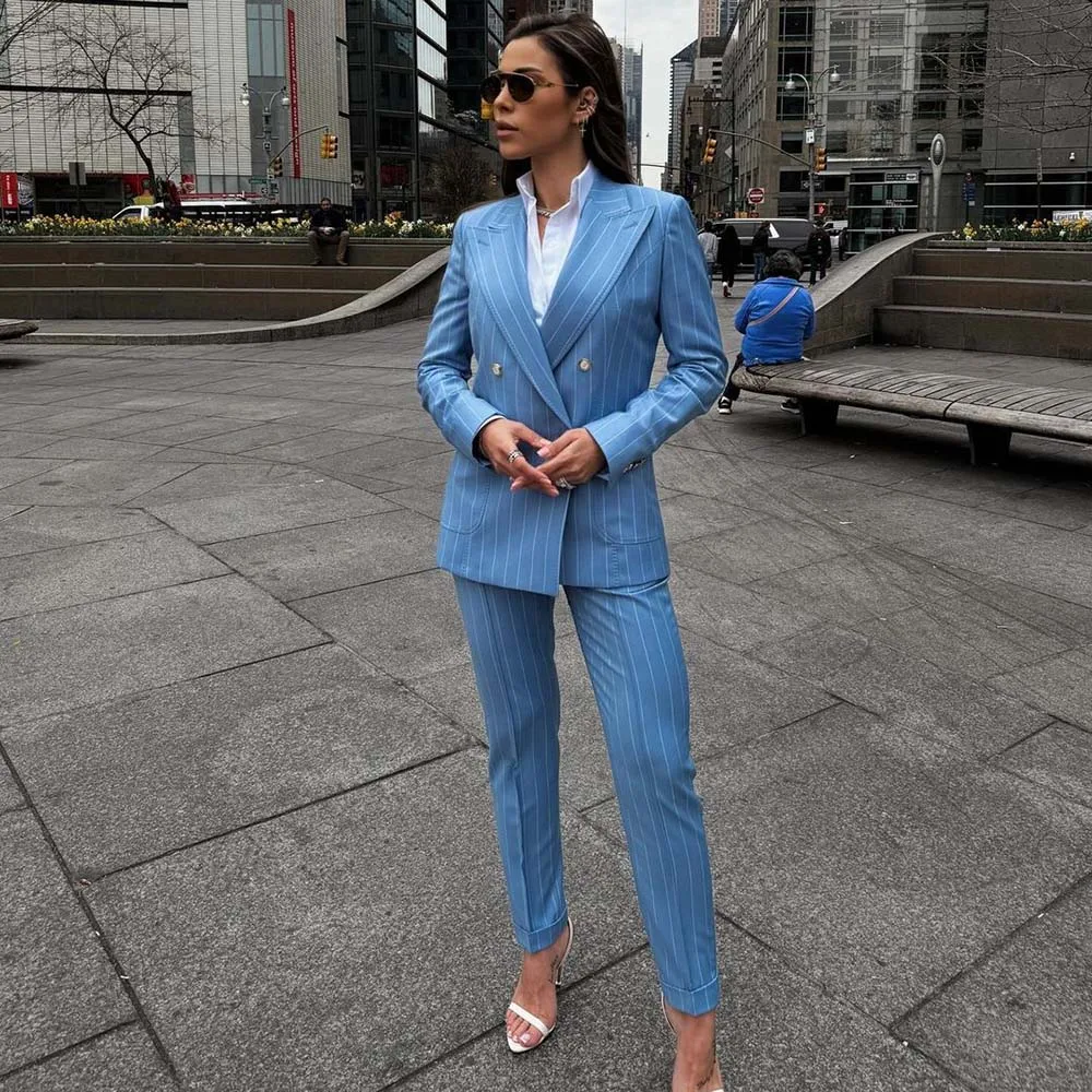 Синие женские костюмы в тонкую полоску двубортные облегающие комплекты из 2-х