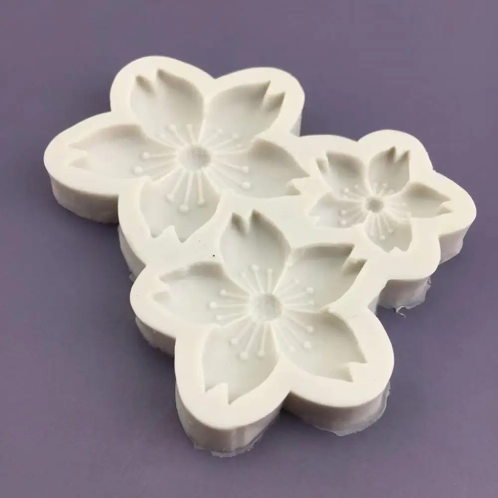 

High Temperature Resistance Silicone Mold Easy To Clean Household Cake Decoration With Cherry Blossom Shape Multifunctional