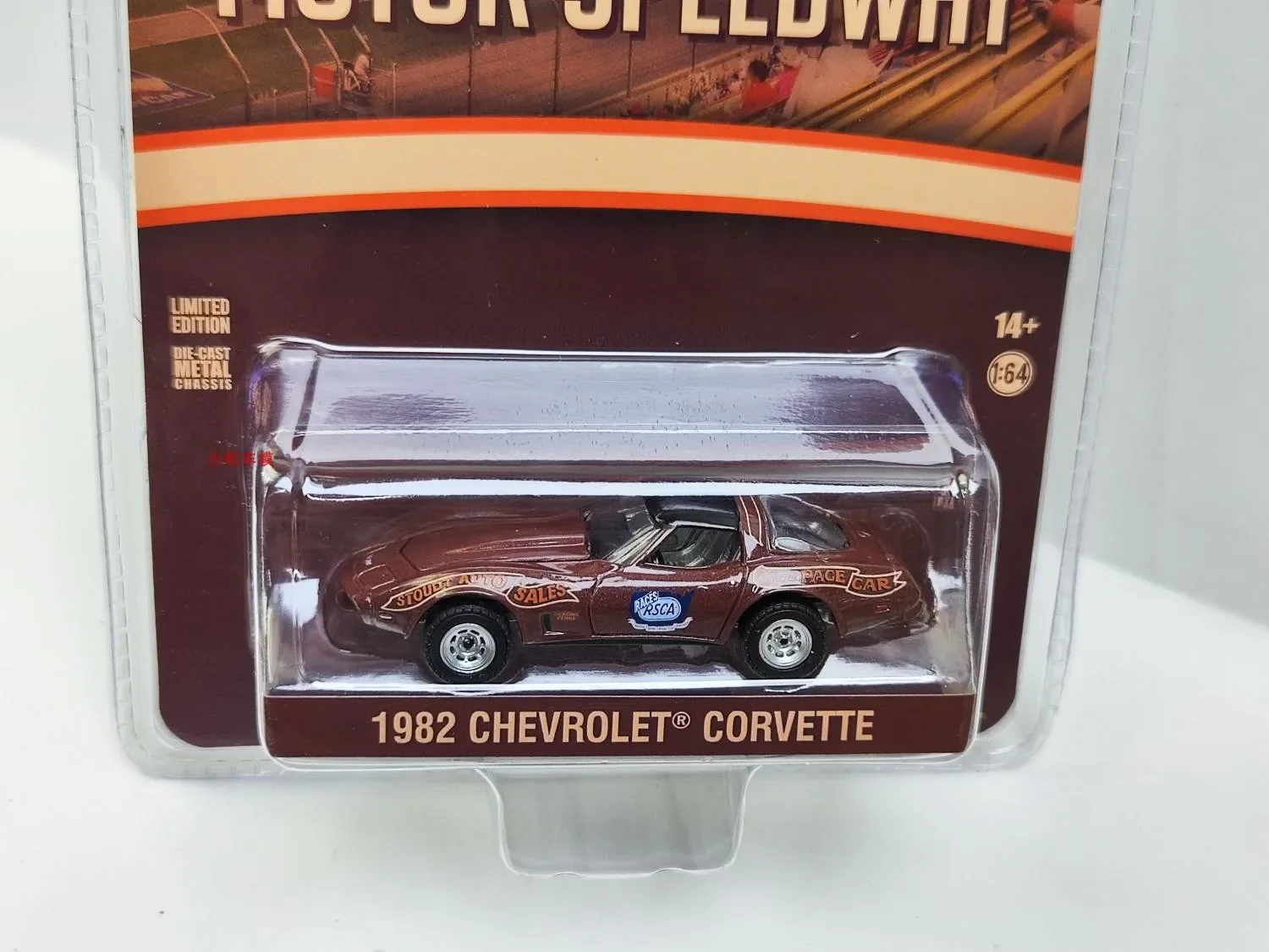 Модель автомобиля Model1:64 1982 Chevrolet Corvette официальное скоростное транспортное