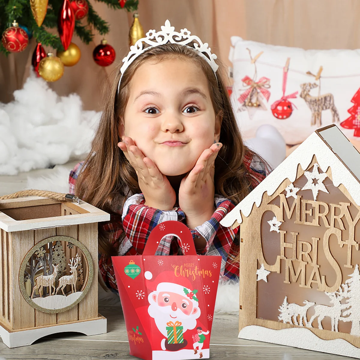 

12pcs Paper Treat Bags Xmas Party Favor Retail Bag Bakery Bags with Handle Xmas Candy Boxes Christmas Paper Sandwich Bags