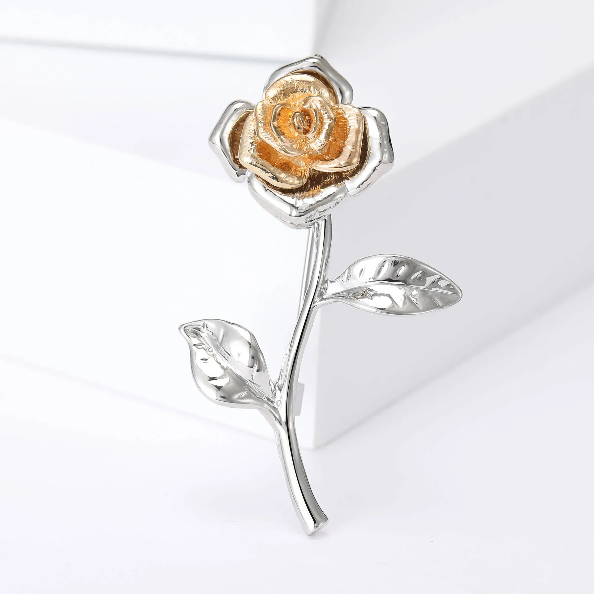 

Rose Flower Brooches for Women Lady Unisex Fashion Elegant Flower Pin Wedding Valentine's Day Gift Jewelry Clothing Accesories