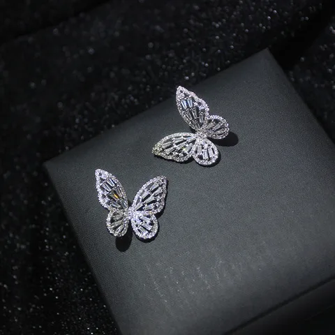 Серьги-гвоздики New Sight бабочка цирконий