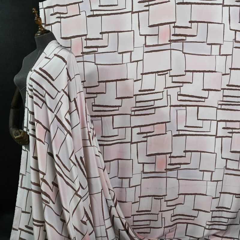 

Wall Pattern Cheeks Silk Heavy Crepe Fabric Brand Fashion Design for Dress Shirt Clothing Material Sewing Per Meter Wholesale