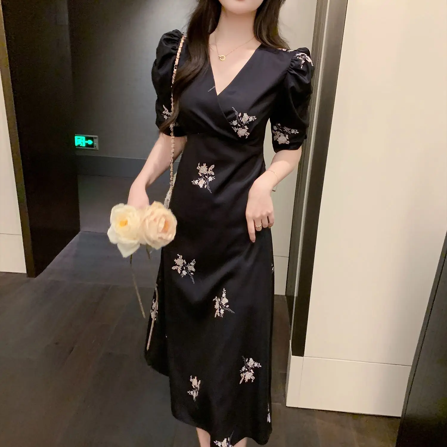 

COIGARSAM Women's Summer Dress 2022 Floral Print High Waist V-Neck Dresses Dropshipping
