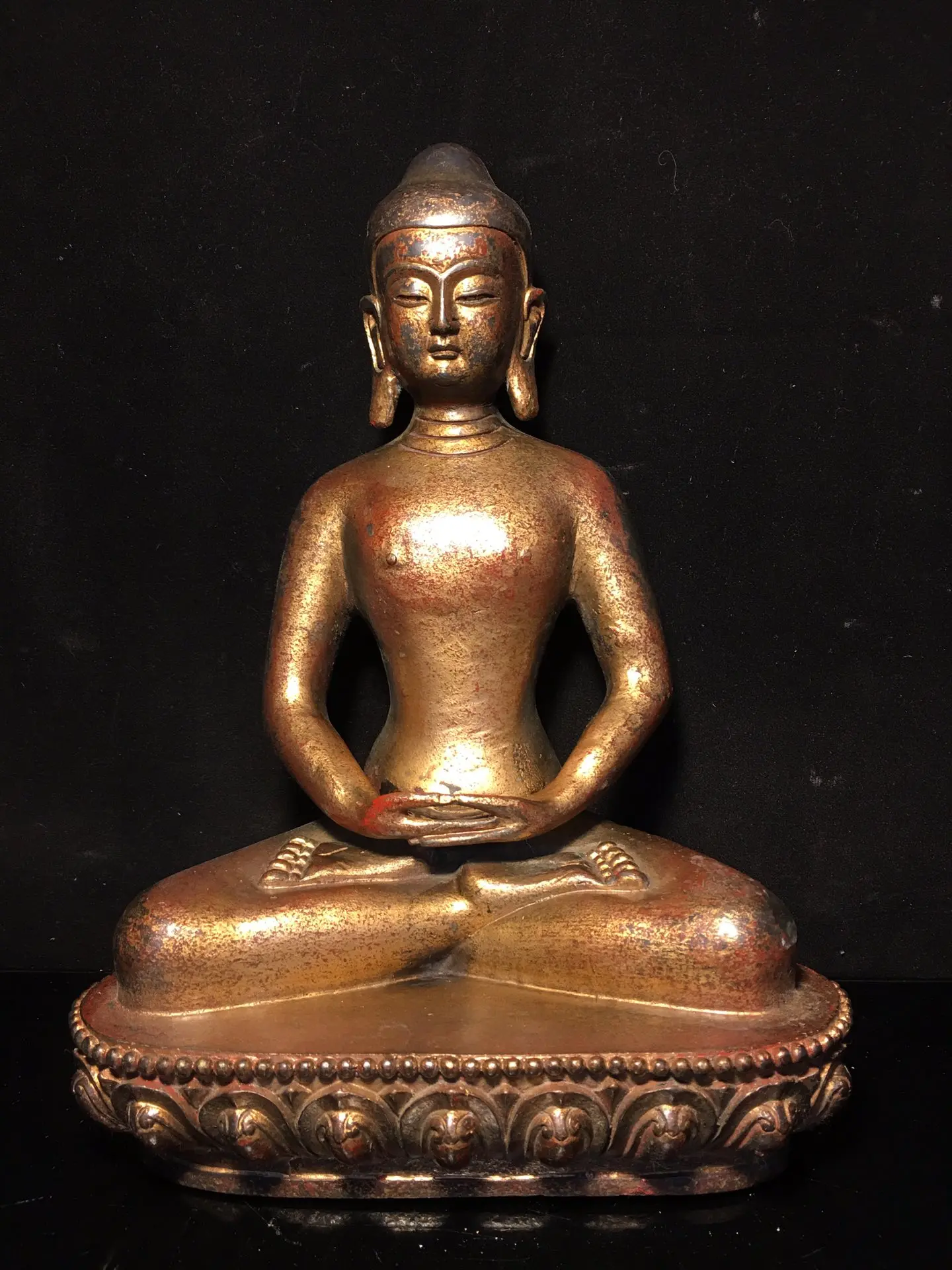 

Коллекция тибетских храмов 11 дюймов, старая бронзовая грязь Cinnabar, Золотая платформа с лотосом амитабиха Шакьямуни, семейный дом