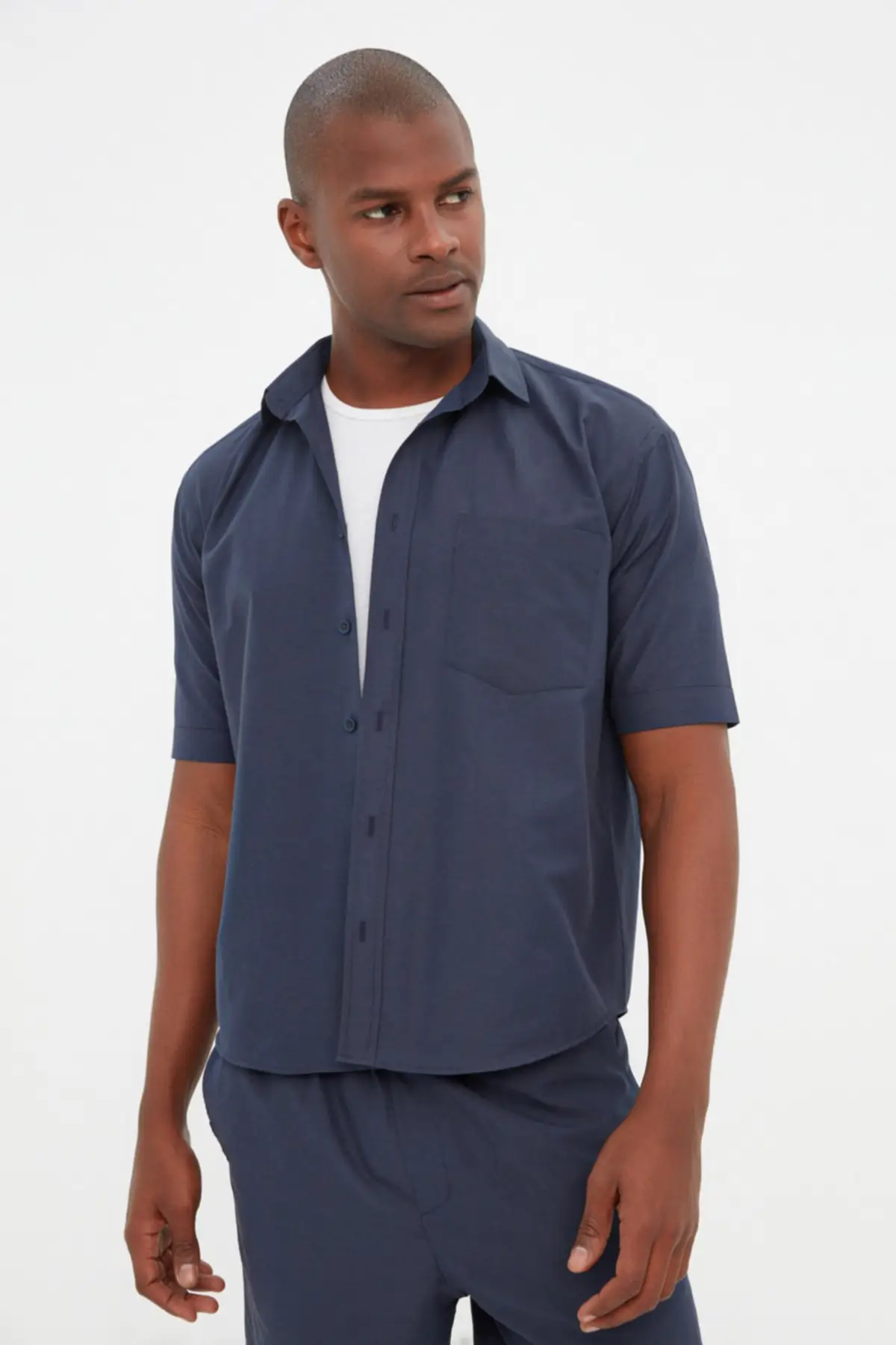 

Men's Boxy Fit Shirt Collar Double Sleeve One Pocket Shirt TMNSS22GO0273