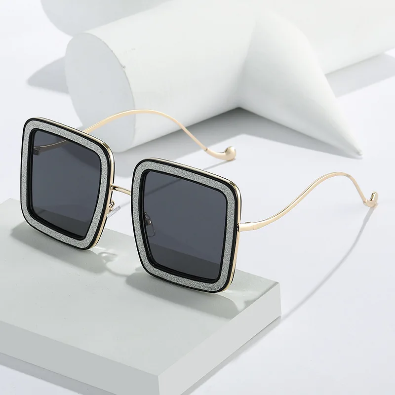 

Square Shining Full Rim Women Sunglasses Light High Fashion Lady Glasses Party Beach Eyewear Brand Designer 2022 Adult
