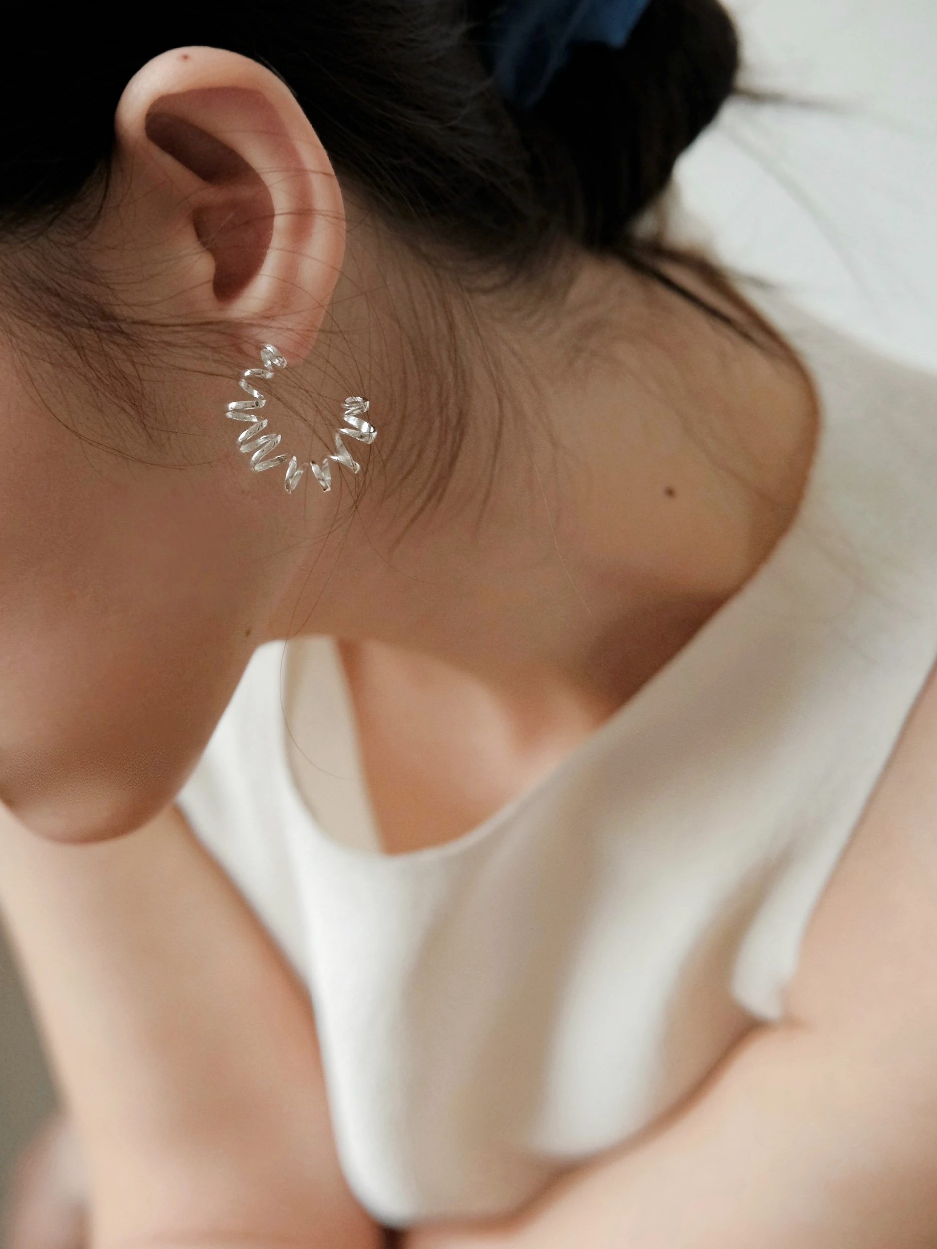 Маленькие весенние серебряные серьги с фейерверком Доступные Элегантная