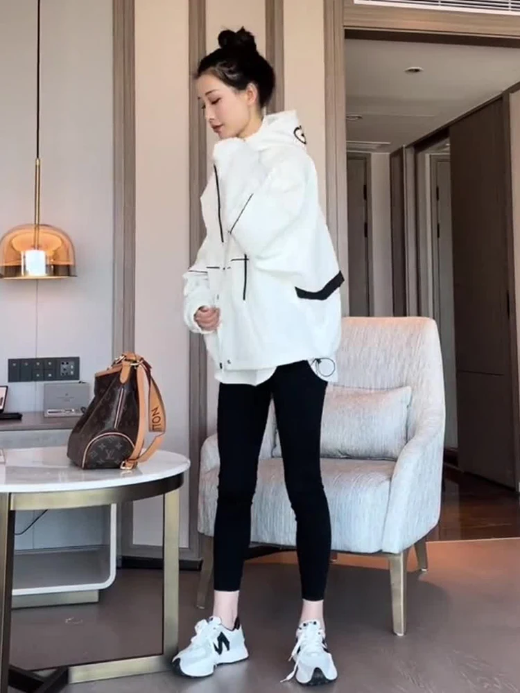 Популярный тренчкот в этом году верхняя одежда женская маленькая