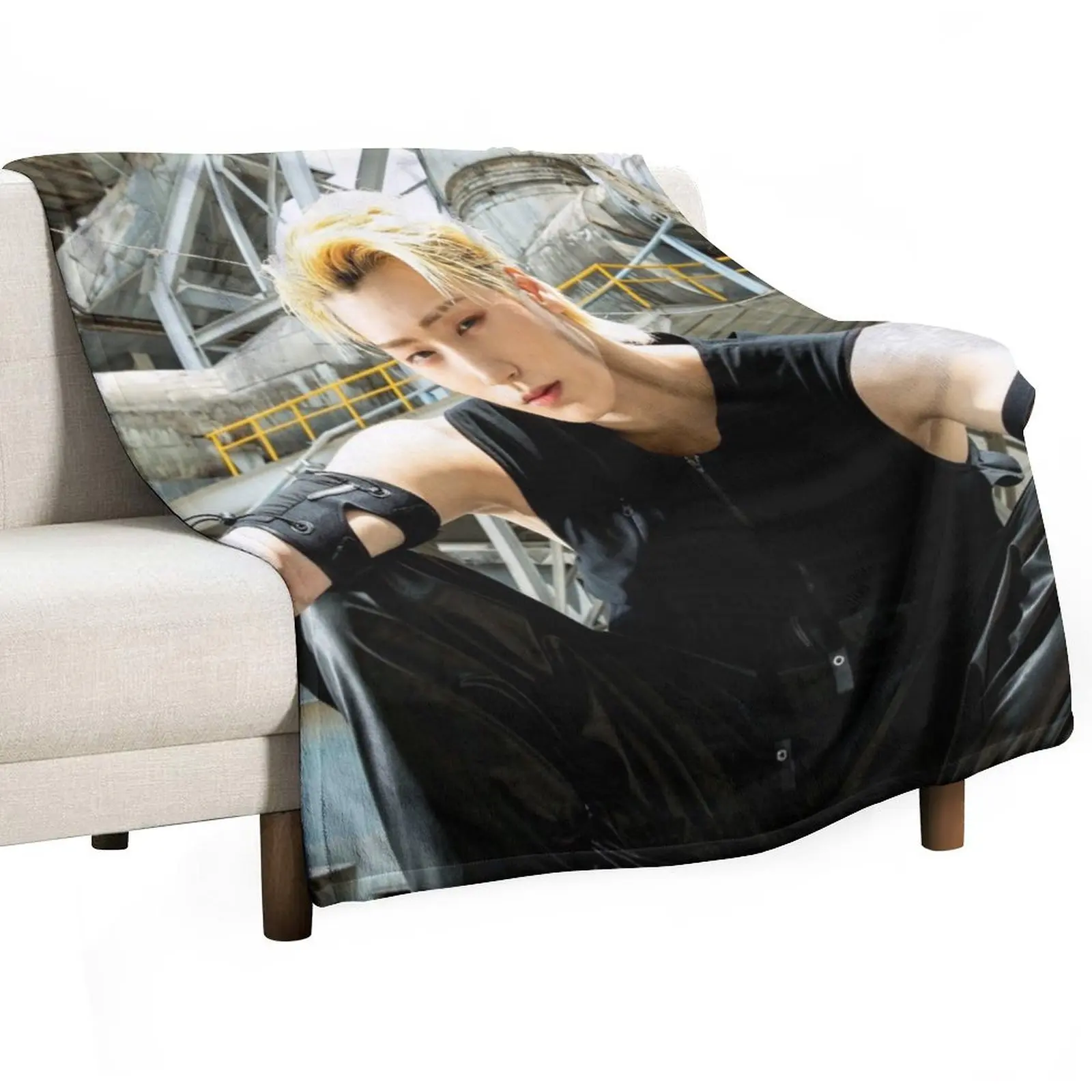 ATEEZ SAN THE WORLD EP.1 : Одеяло MOVEMENT GUERRILLA Элитный бренд Идеи подарков на День святого