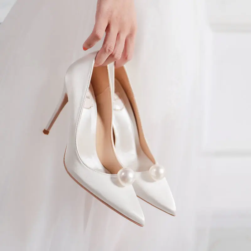 

2023 Summer New Elegant Ladies Bridal Wedding Party Shoes Pearl Satin Pumps Fashion Versatile Wedding High Heels Solid Color